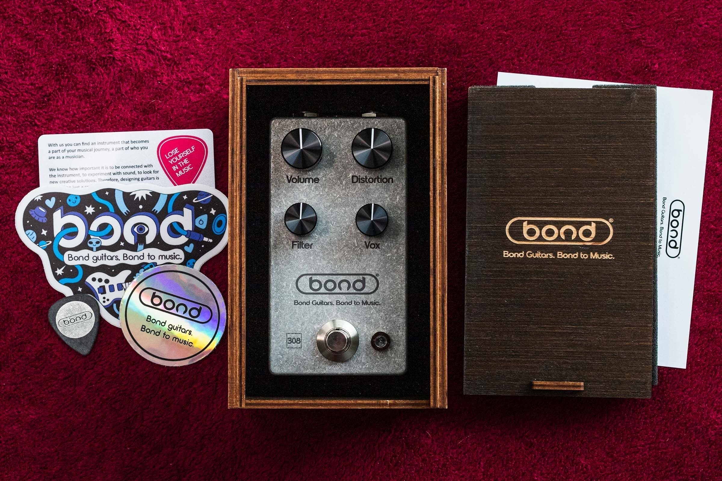 Bond Guitars presents new effects pedals with Stan Pedalboards