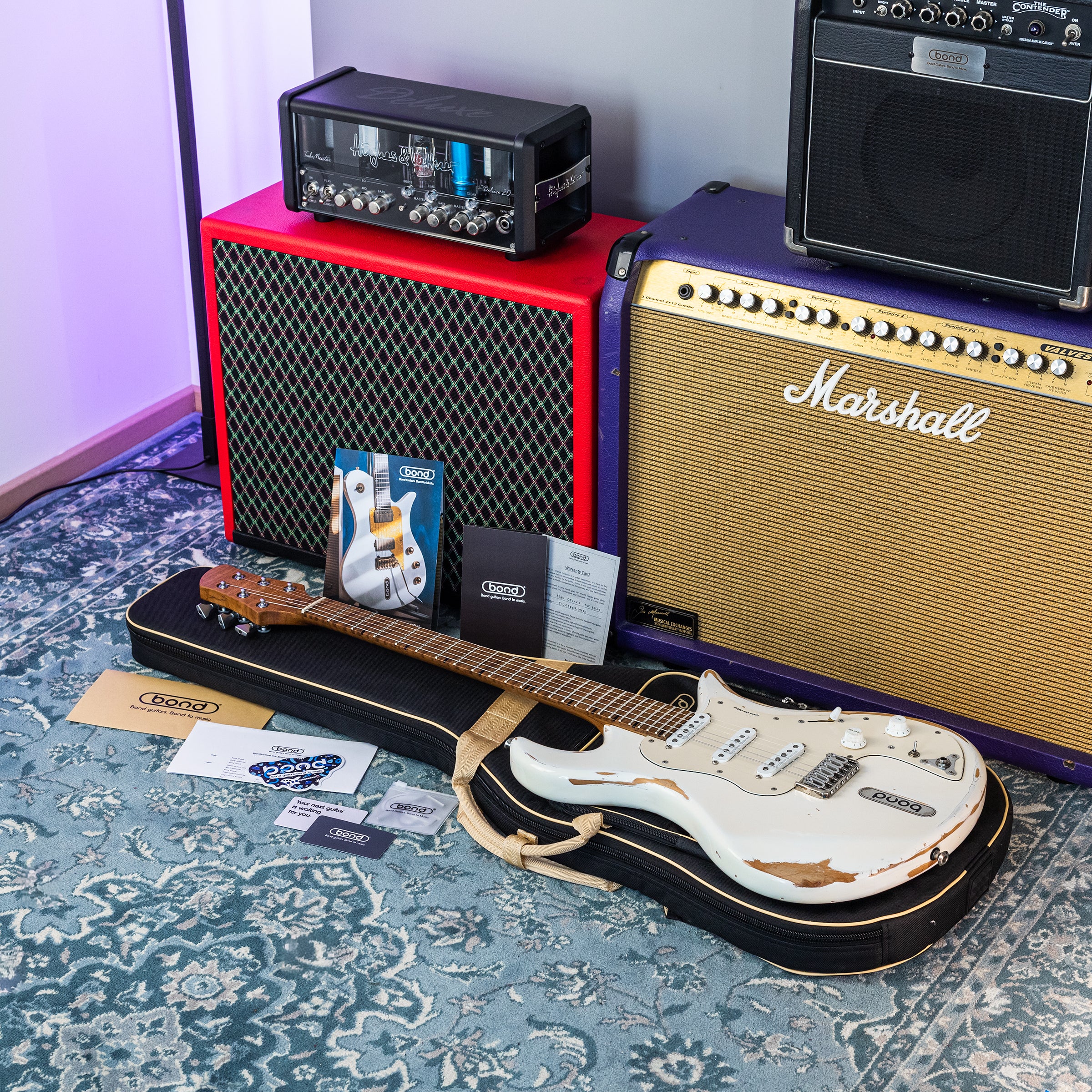 Bond Star Deluxe in Olympic White Relic