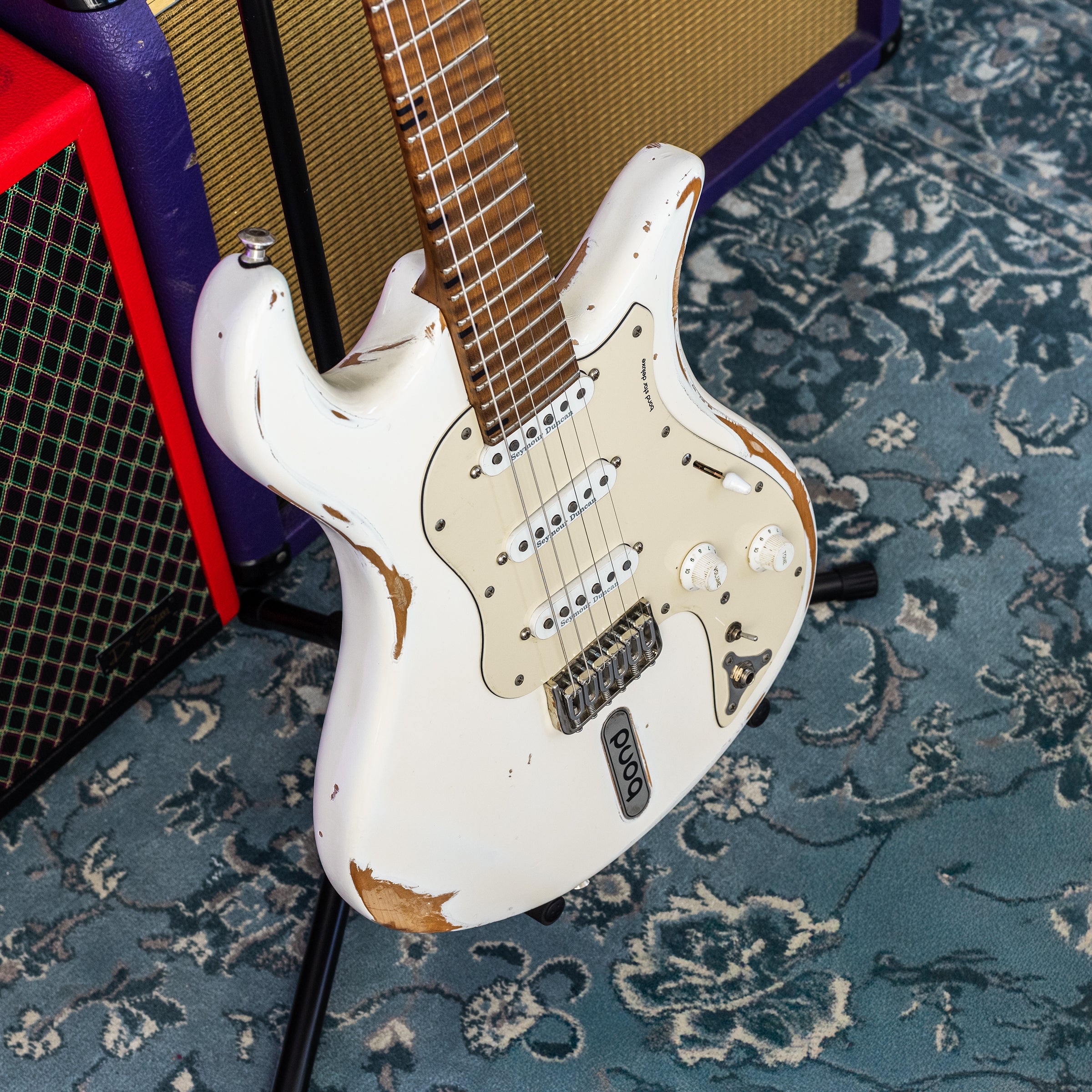 Bond Star Deluxe in Olympic White Relic