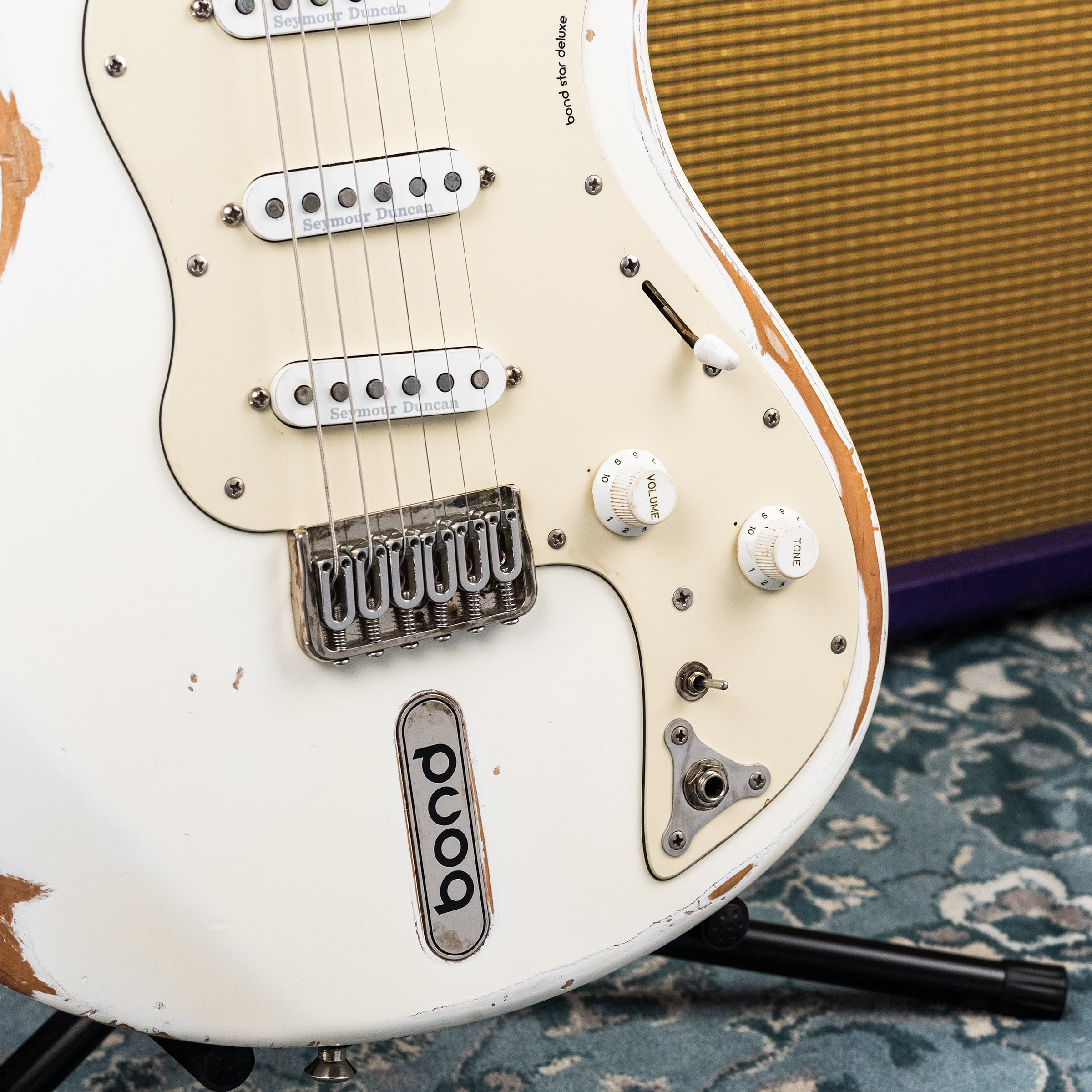 Bond Star Deluxe in Olympic White Relic