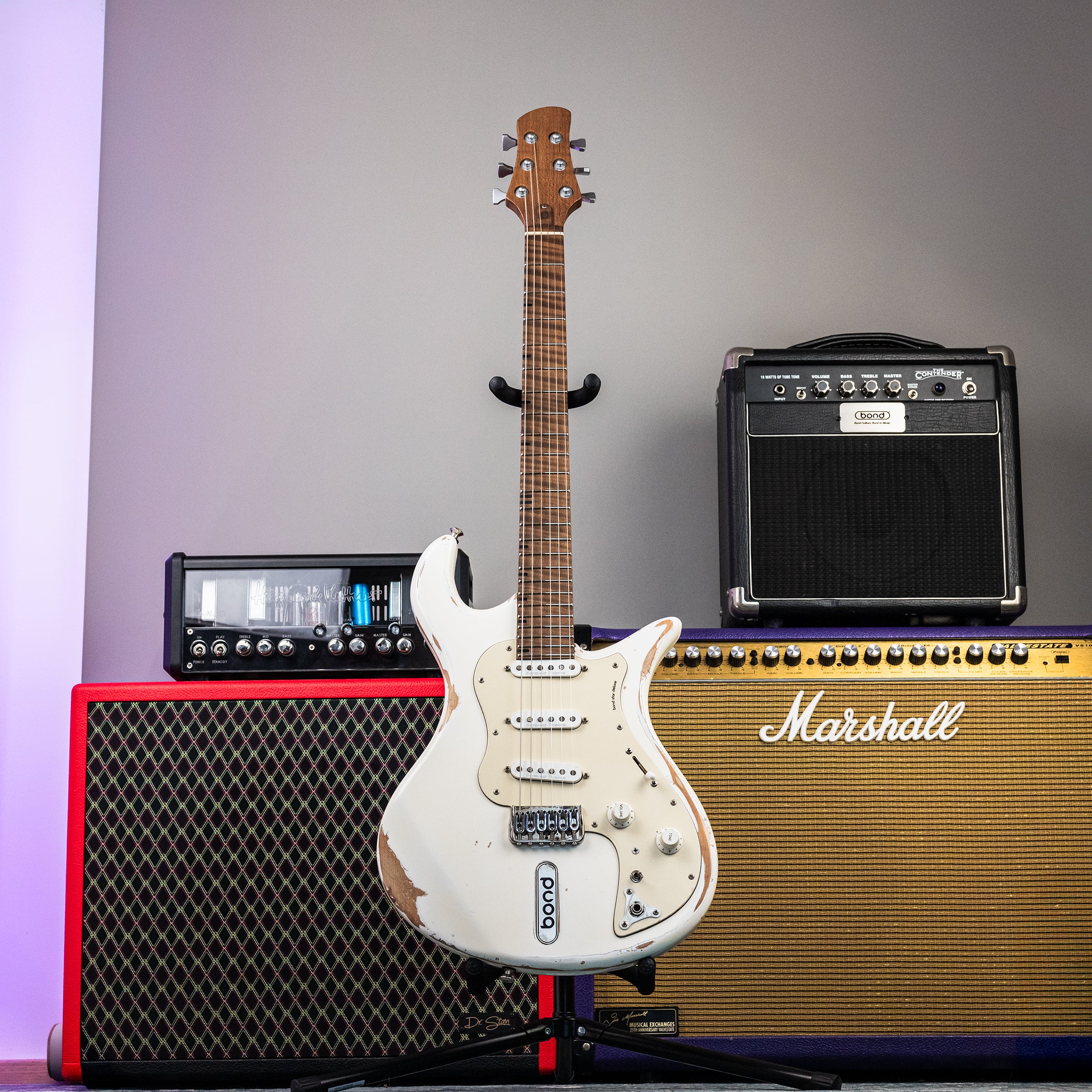 Bond Star Deluxe in Olympic White Relic