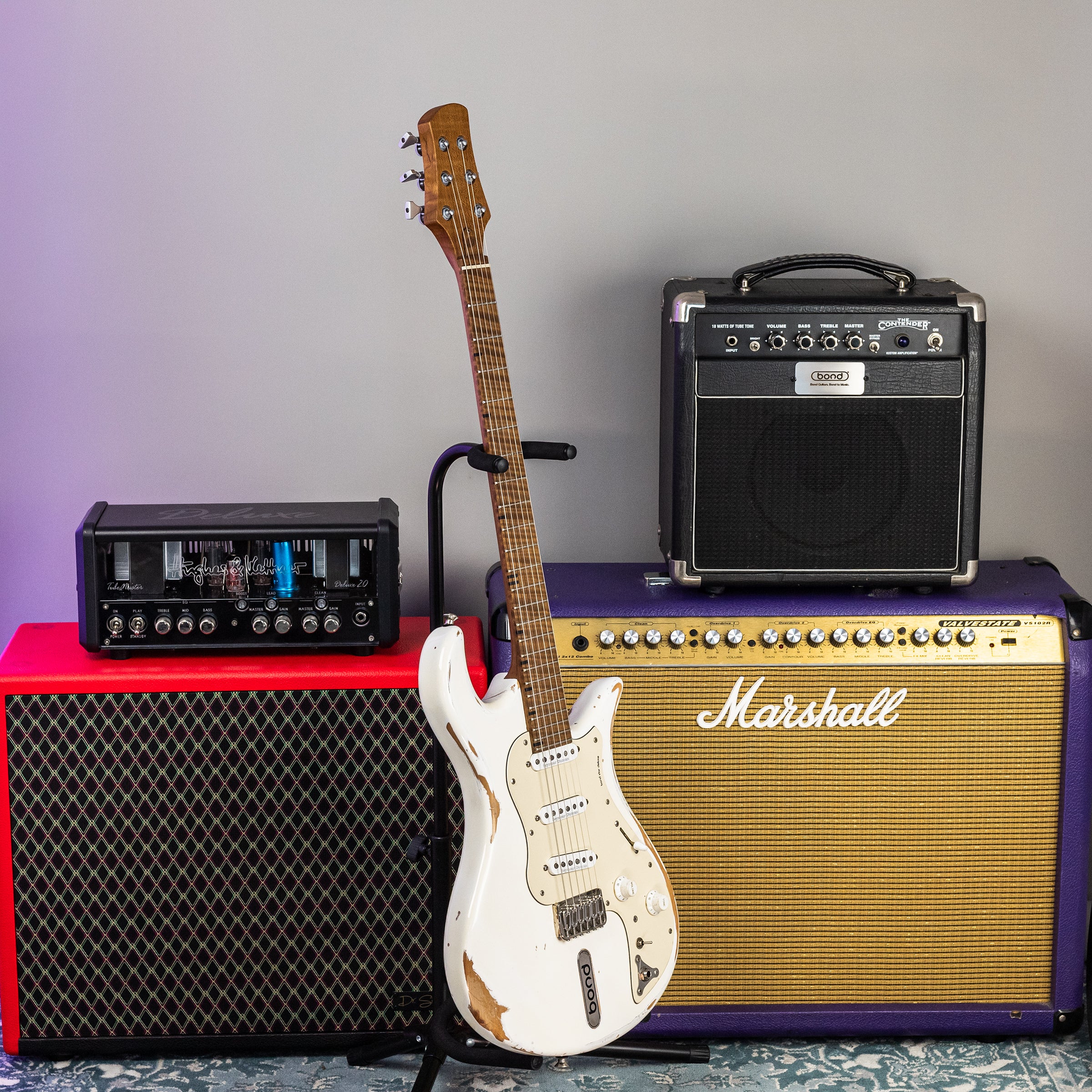 Bond Star Deluxe in Olympic White Relic