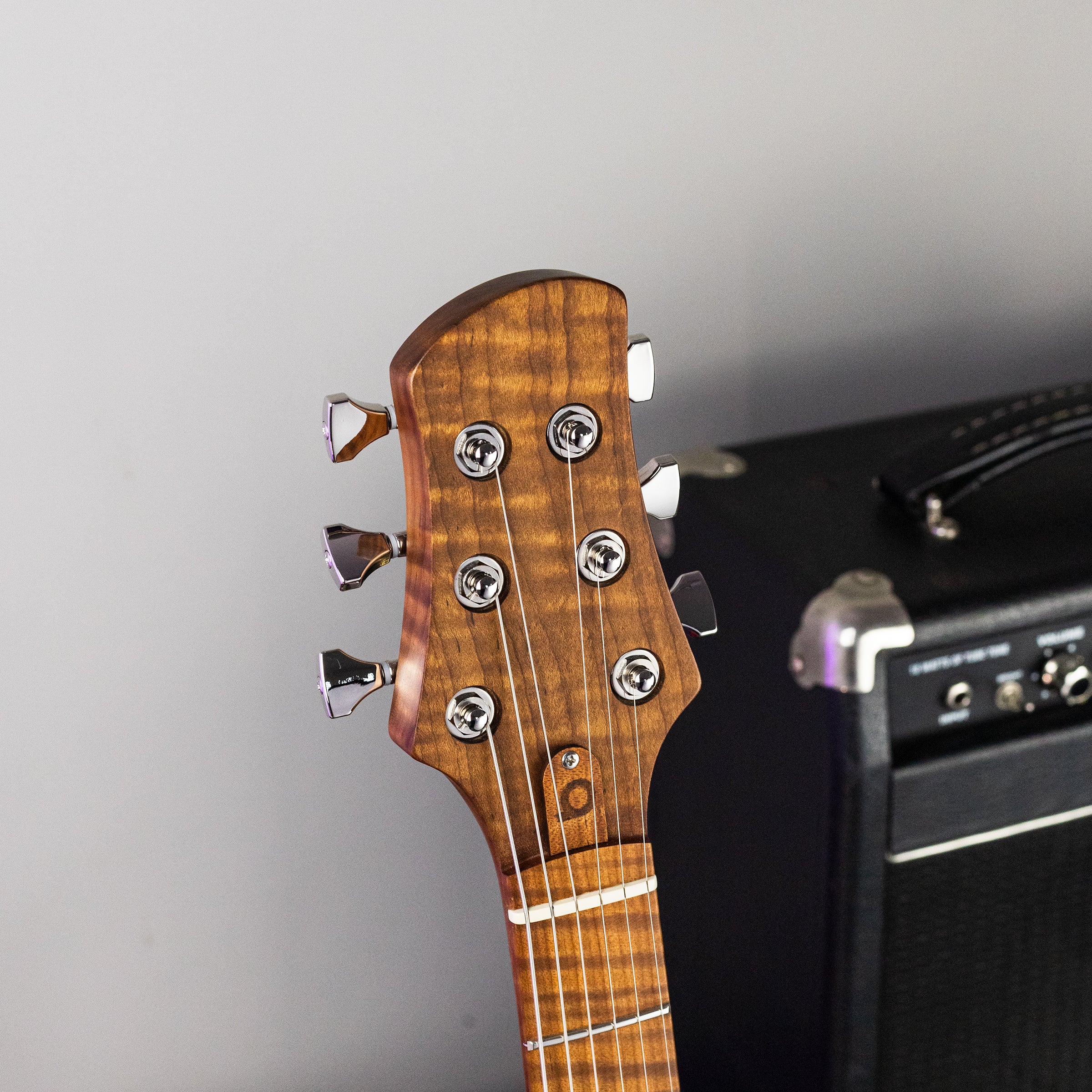 Bond NP Deluxe in Electric Blue